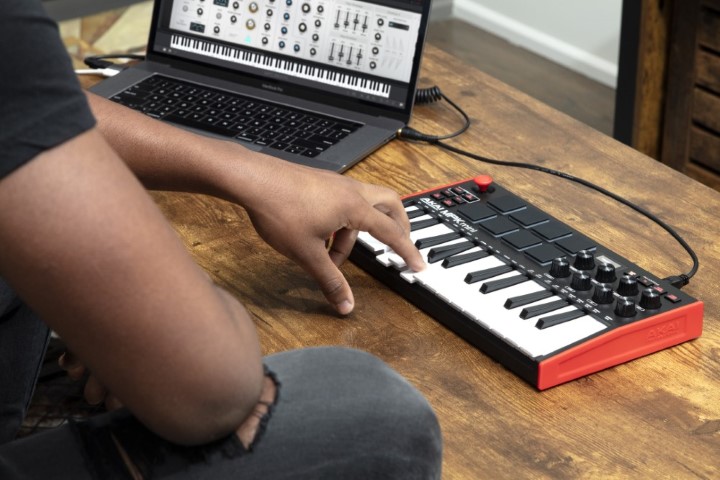 CONTROLADOR MIDI AKAI MPK MINI